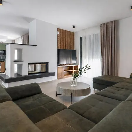 New In Offer - Ivan Villa *
