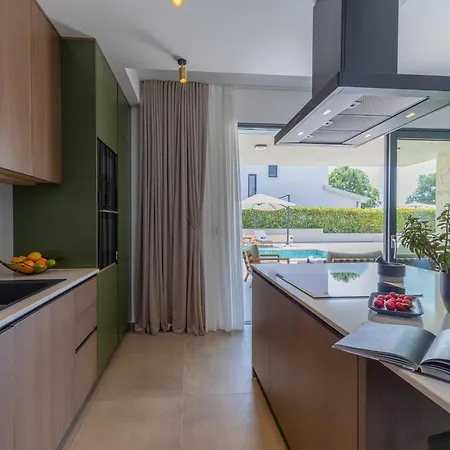 New In Offer - Ivan Βίλα Dračevac