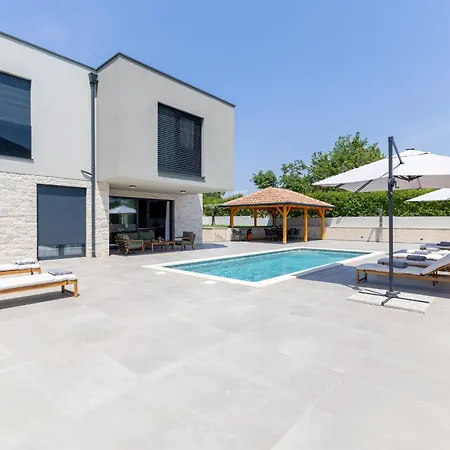 New In Offer - Ivan * Dračevac