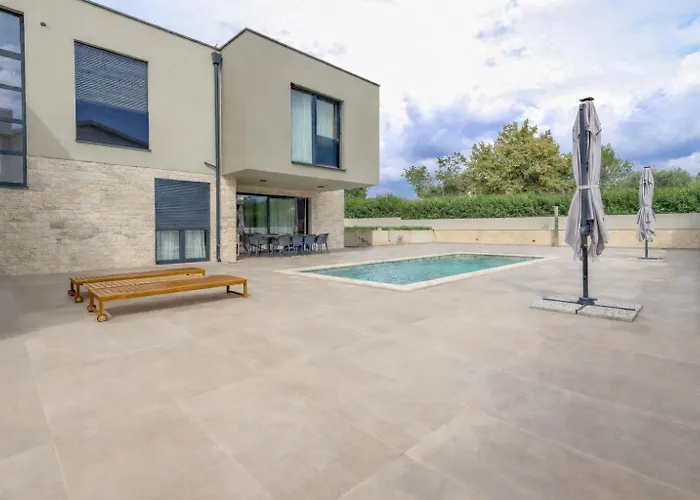 New In Offer - Ivan Villa *